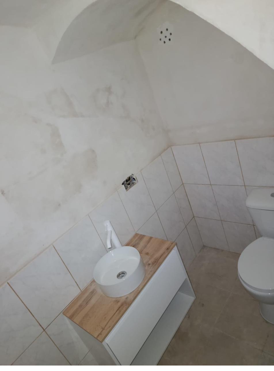 Baño reformado en apartamento turístico de Port d'Alcúdia, bahía norte de Mallorca